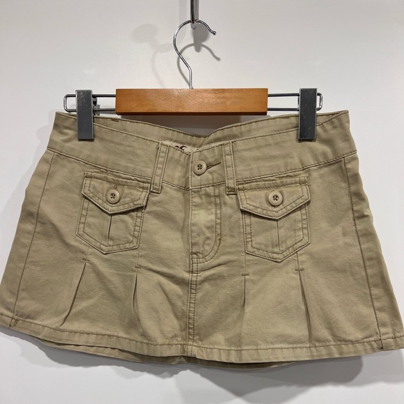 Hollister Dresses & Skirts - Hollister Beige Mini Skirt with Button Detail